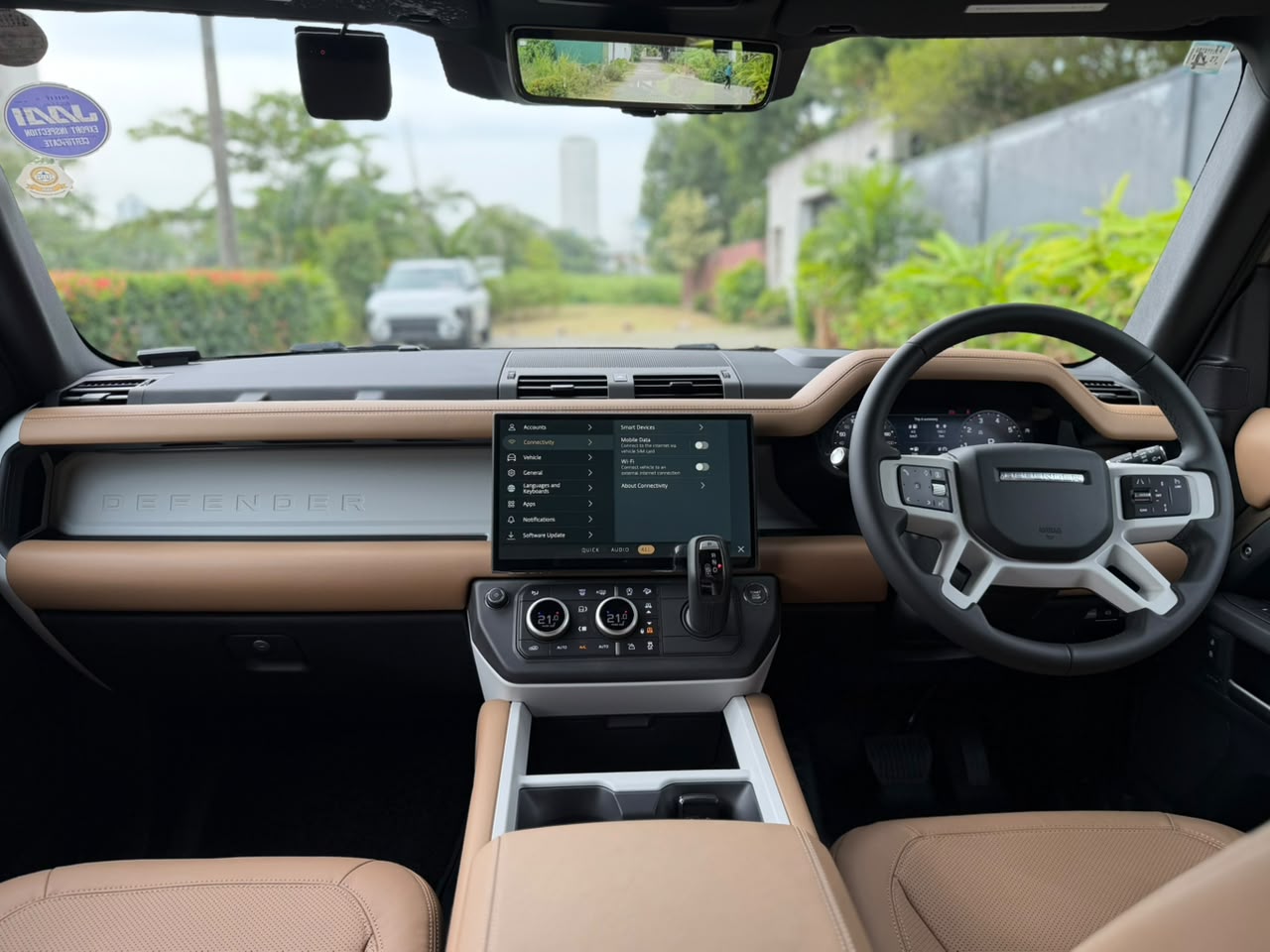Land Rover Defender 110 X-Dynamic SE P300 AWD