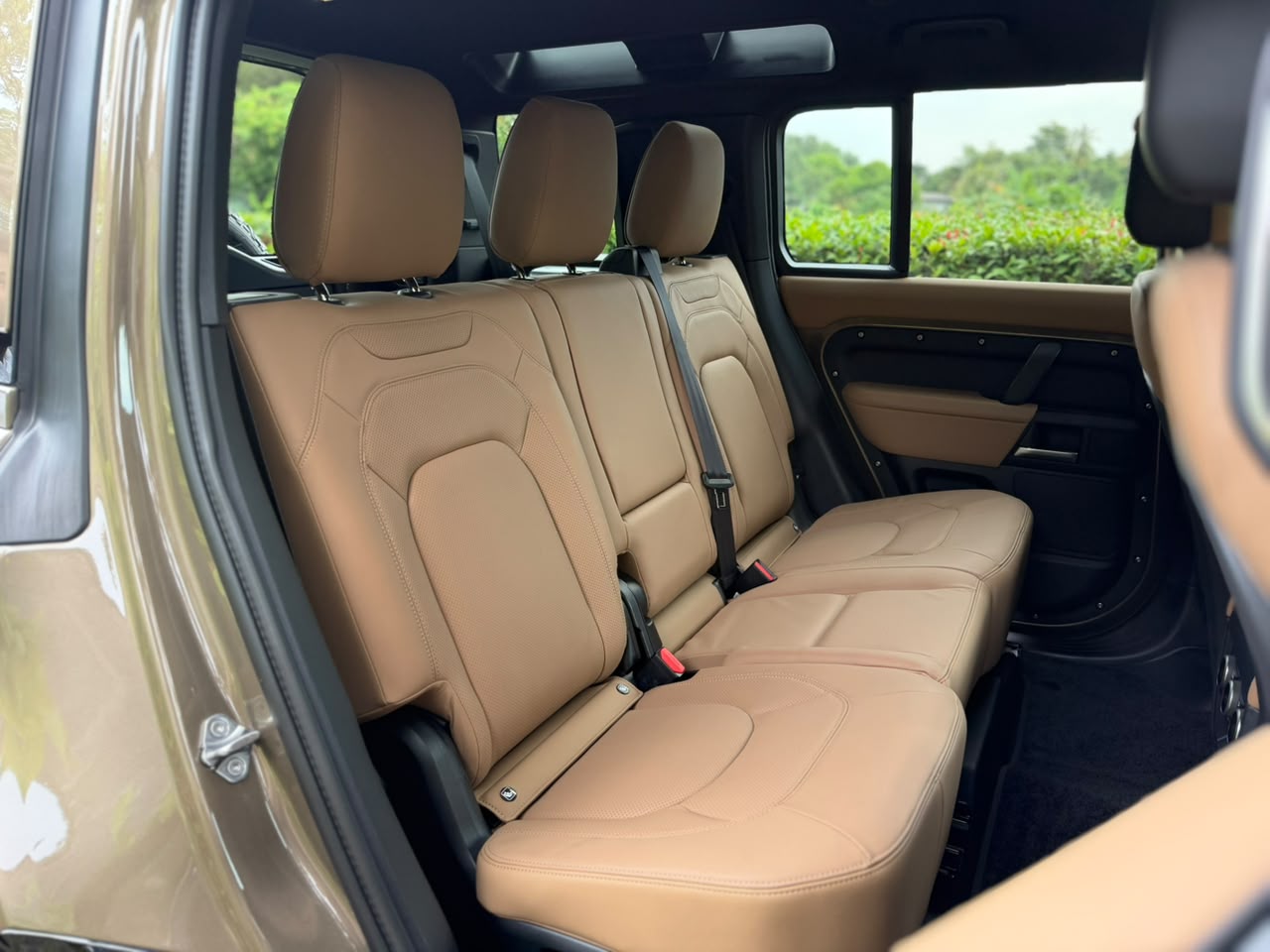 Land Rover Defender 110 X-Dynamic SE P300 AWD