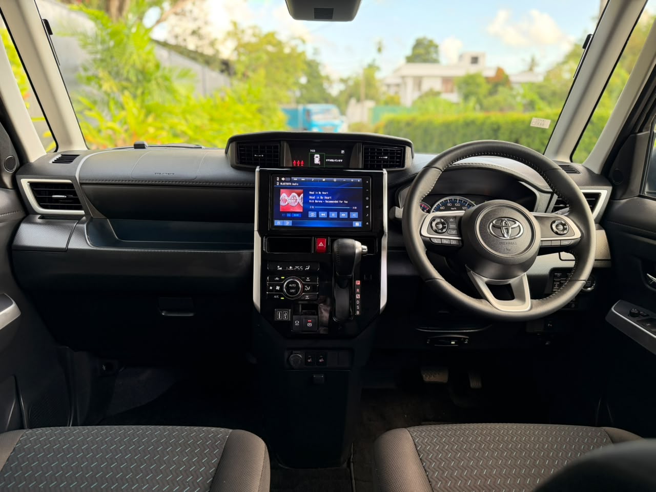 Toyota Roomy Custom G